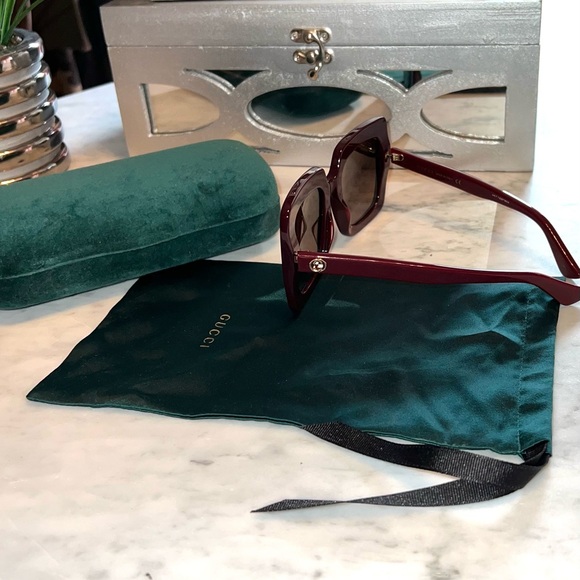 Brown Gucci Square Women’s Sunglasses - Picture 6 of 6
